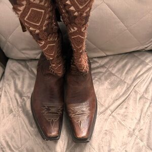 Miranda Lambert leather boots. Like new. Vintage style and so cute!